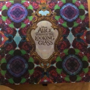 Urban decay Alice through the looking glass